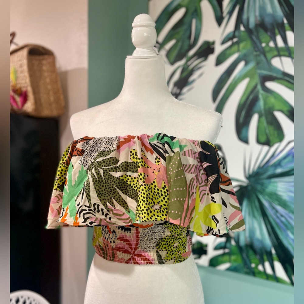 🍹Violet Sky Multicolor Tropical Off-Shoulder Crop Top🦜 - Picture 2 of 7